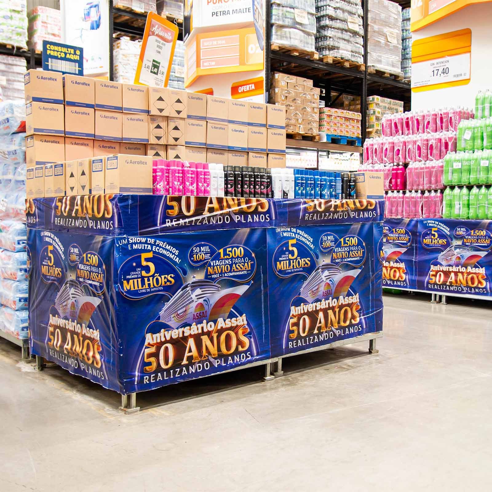 Bobina de forração promocional aplicada em ilha de produtos
